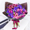 Галактика - букет с фиолетовыми тюльпанами и хризантемой 3